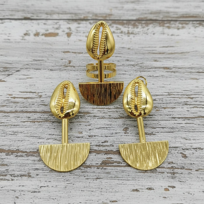Cori Cowrie Set
