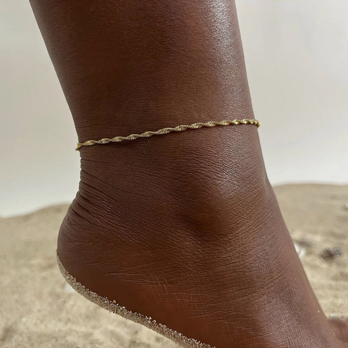 Thin Twisted Rope