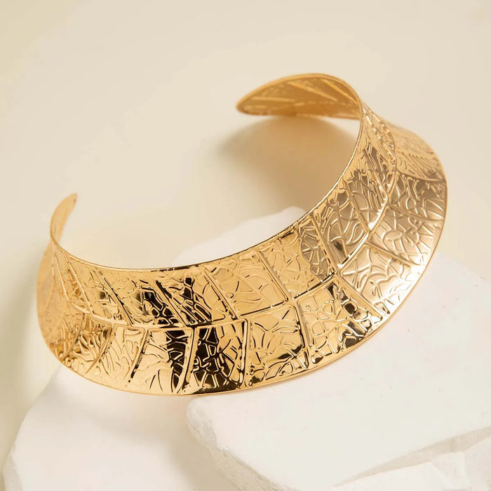 Textured Leaf Collar
